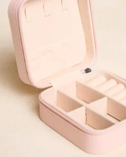 Domicile-Polin et moi Bijoutier Fernia Square Maquillage